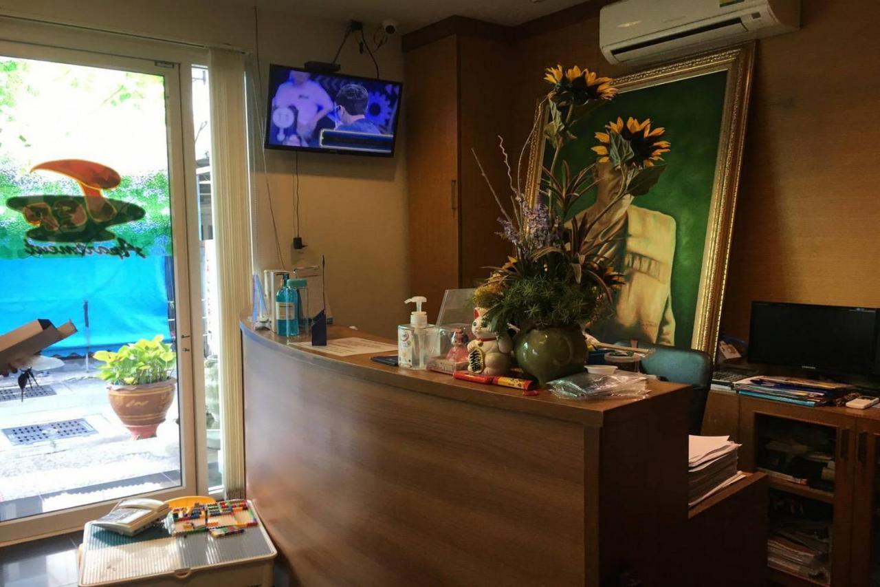 Oyo 1097 Thep Apartment Патая Екстериор снимка