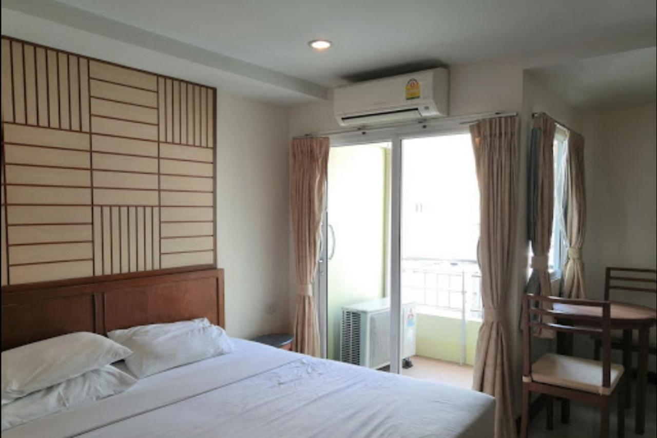 Oyo 1097 Thep Apartment Патая Екстериор снимка