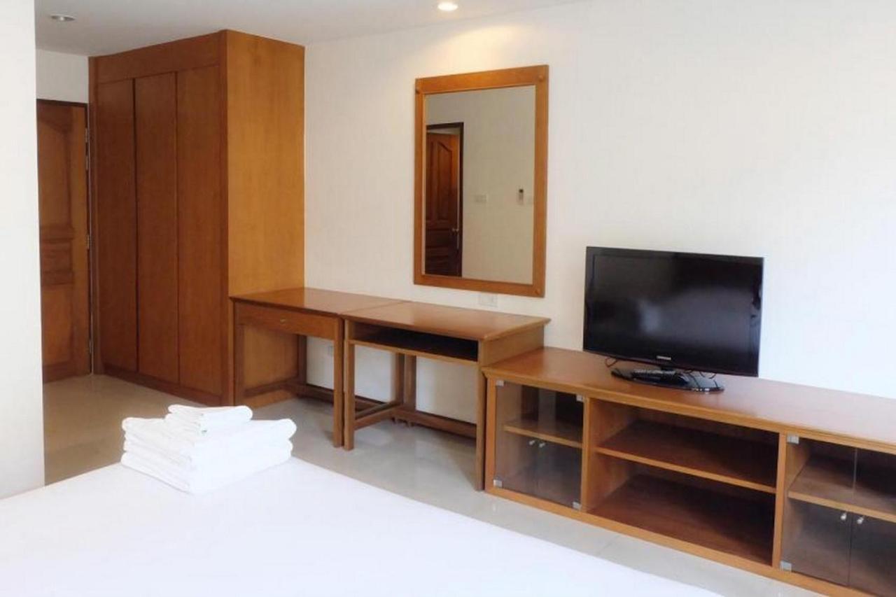 Oyo 1097 Thep Apartment Патая Екстериор снимка